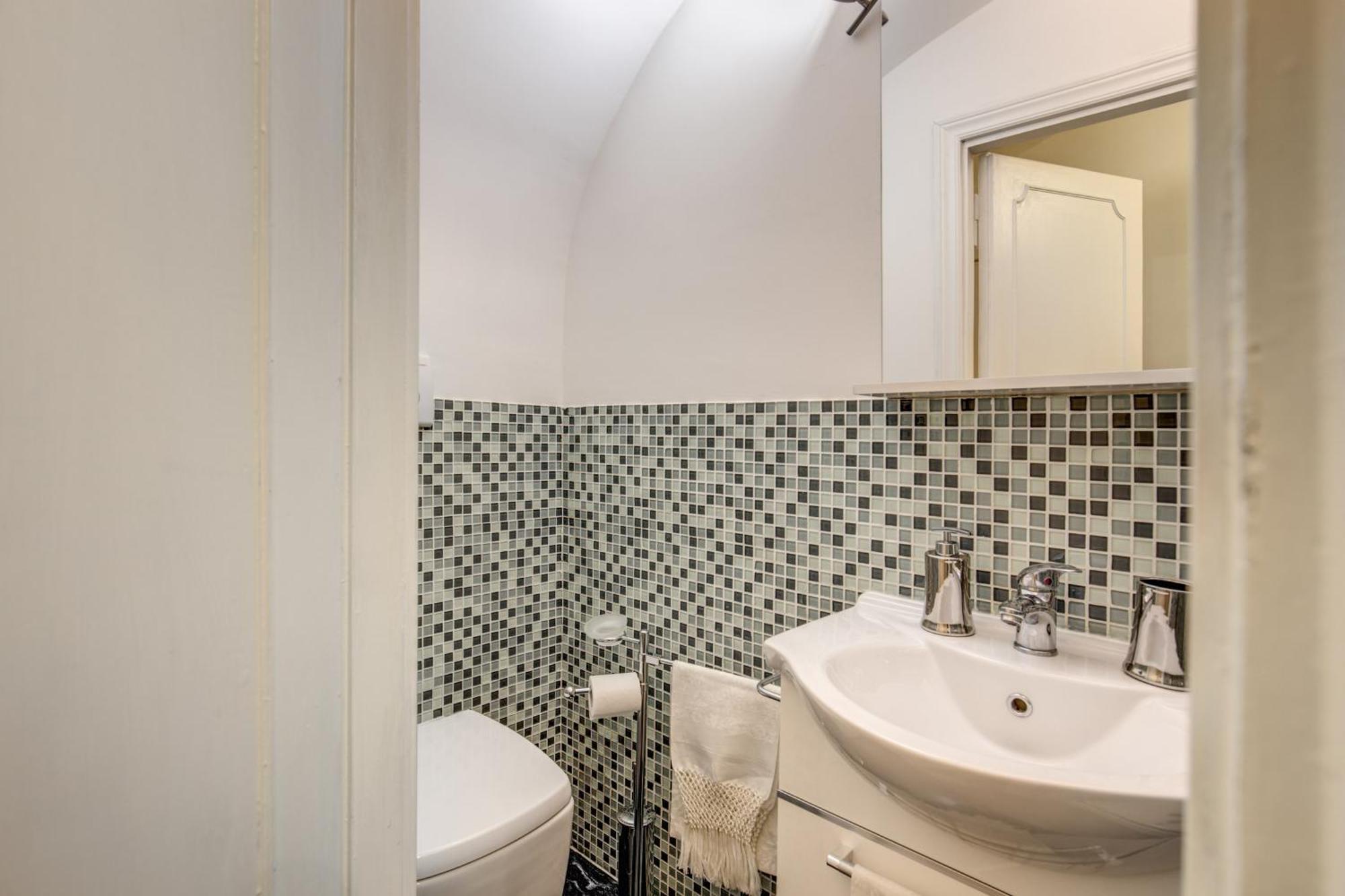 Cozy Flat In Front Of Fori Imperiali Rom